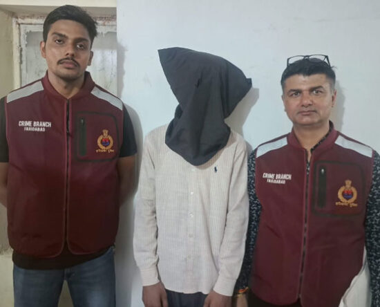 फरीदाबाद पुलिस क्राइम ब्रांच की गिरफ्त में अपहरण और लूट का आरोपी।