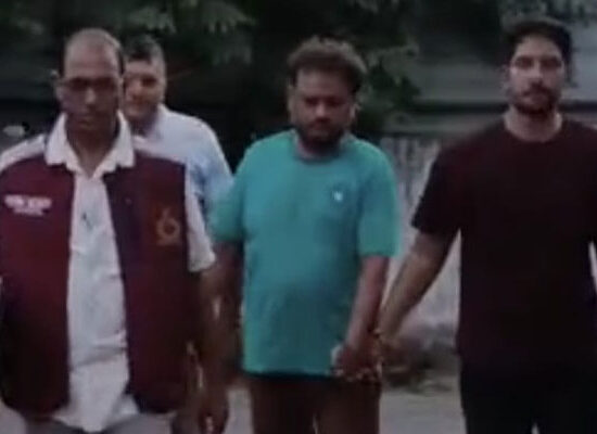 फरीदाबाद के आदर्श नगर में 306 पव्वे अवैध देशी शराब बरामद
