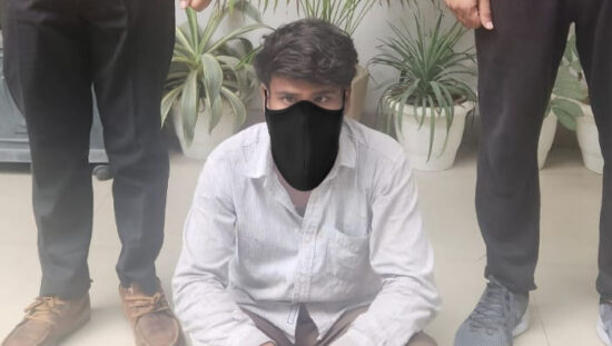 फरीदाबाद पुलिस द्वारा आरोपियों से बरामद किए गए दो अवैध देसी कट्टे