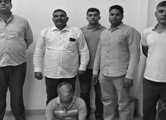 HSNCB फरीदाबाद पुलिस द्वारा फतेहपुर बिल्लौच में जब्त की गई नशीली दवाएं और आरोपी।