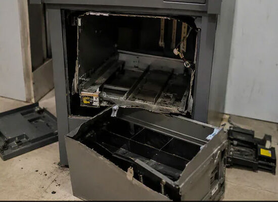 कांचीपुरम में गैस कटर से काटे गए ATM की तस्वीर