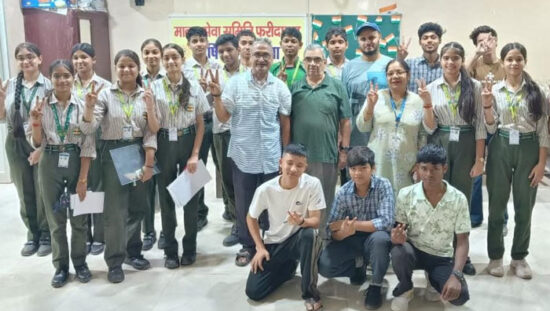 मानव सुपर-21 की IIT कोचिंग चयन परीक्षा में शामिल विद्यार्थी