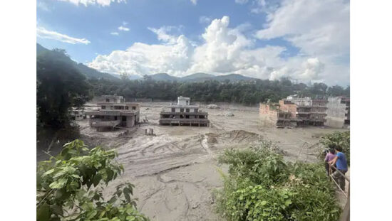 नेपाल में बाढ़ और भूस्खलन के बाद बनी नई झील और प्रभावित क्षेत्र