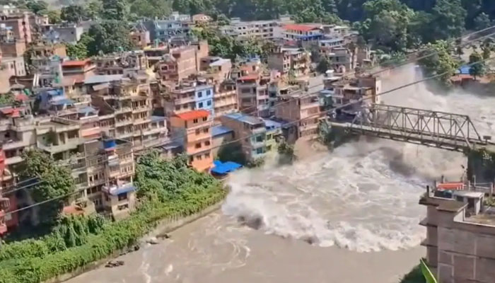 नेपाल के रसुवा में अचानक आई बाढ़ से पुल और हाइड्रोपावर प्रोजेक्ट को नुकसान