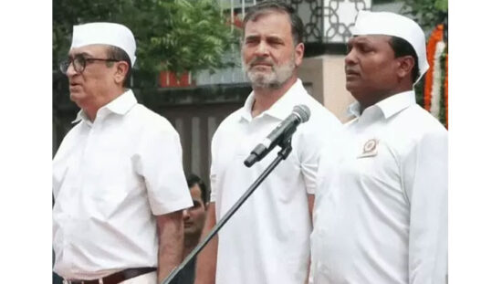 राहुल गांधी और सोनिया गांधी के खिलाफ वंदे मातरम विवाद में पुलिस शिकायत