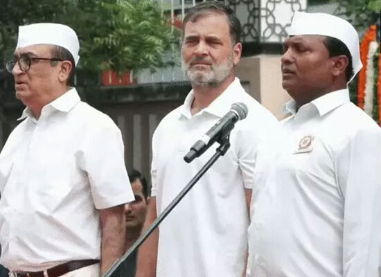राहुल गांधी और सोनिया गांधी के खिलाफ वंदे मातरम विवाद में पुलिस शिकायत