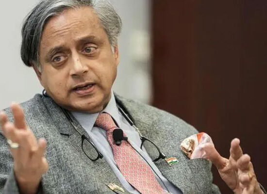 Shashi Tharoor speaking about RSS ideology and Mohan Bhagwat