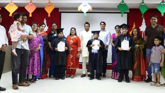 SRS इंटरनेशनल स्कूल फरीदाबाद में स्वतंत्रता दिवस समारोह के दौरान विद्यार्थियों की देशभक्ति प्रस्तुति