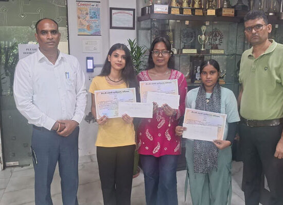 डीएवी शताब्दी महाविद्यालय फरीदाबाद में संस्कृत सूक्ति-लेखन प्रतियोगिता