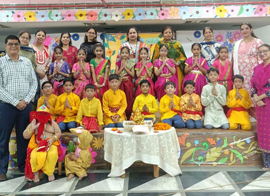 DAV Public School students celebrating Ganpati Mahotsav with a tableau of Ganpati Bappa and Mushak Raj.