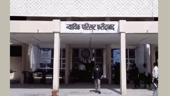 फरीदाबाद सेक्टर-12 जिला कोर्ट के प्रवेश द्वार पर सुरक्षा जांच के दौरान देसी कट्टा बरामद होने का मामला