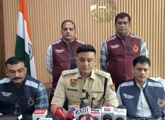 आगरा कैनल रोड पर पुलिस मुठभेड़ में घायल चोरी के आरोपी सोनू और राहुल