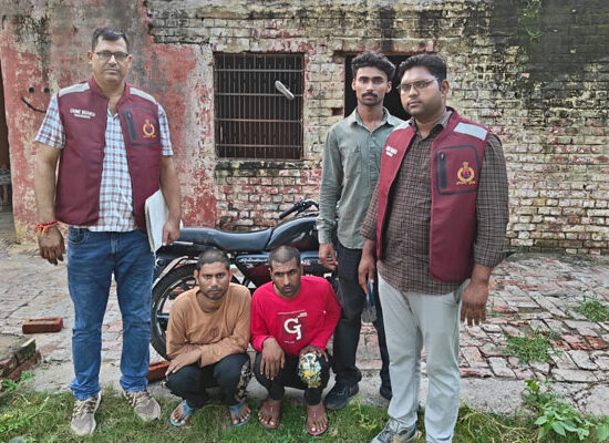 फरीदाबाद में अपराध शाखा AVTS ने दो वाहन चोरों को गिरफ्तार कर चोरी की मोटरसाइकिल बरामद की