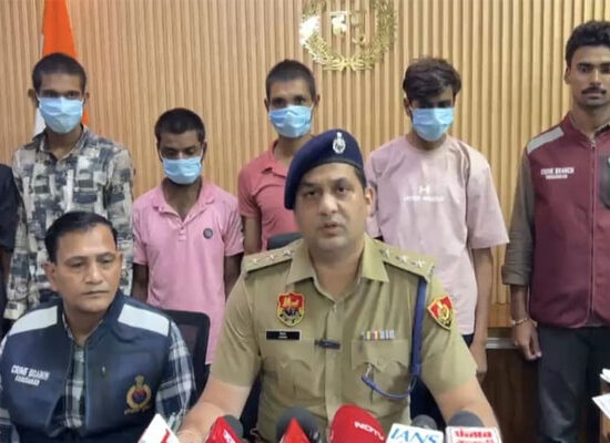फरीदाबाद पुलिस AVTS सिकरोना द्वारा वाहन चोरी के तीन गैंग से बरामद 20 मोटरसाइकिल और बुलेट।