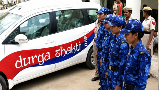 फरीदाबाद पुलिस की महिला WERV टीम रात में महिला सुरक्षा के लिए गश्त करती हुई