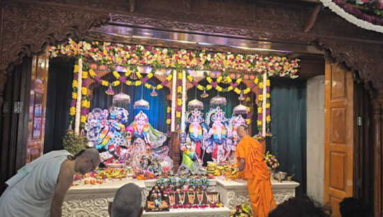 फरीदाबाद सेक्टर-37 इस्कॉन मंदिर में जन्माष्टमी समारोह