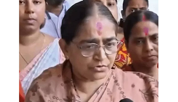 : नंदीग्राम उपचुनाव में BJP उम्मीदवार हसीरानी रथ और शुभेंदु अधिकारी