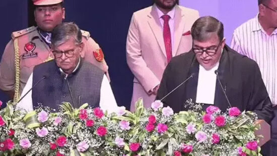 जस्टिस अश्वनी कुमार मिश्रा ने पंजाब हरियाणा हाईकोर्ट के चीफ जस्टिस पद की शपथ ली