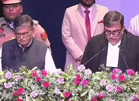 जस्टिस अश्वनी कुमार मिश्रा ने पंजाब हरियाणा हाईकोर्ट के चीफ जस्टिस पद की शपथ ली