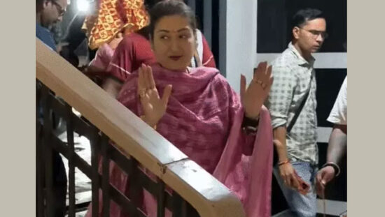 Sunita Ahuja welcomes Ganpati Bappa alone during Ganesh Chaturthi celebration