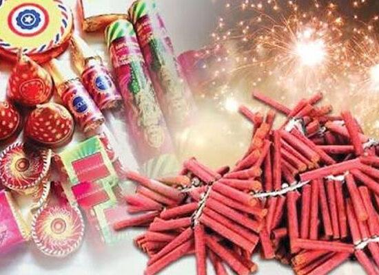 फरीदाबाद के सीकरी गांव में पुलिस द्वारा बरामद 350.415 किलोग्राम प्रतिबंधित पटाखे