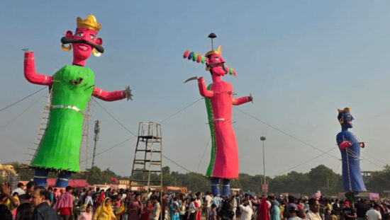 फरीदाबाद एनआईटी दशहरा ग्राउंड में झूले नहीं लगने से फीका पड़ा दशहरा मेला