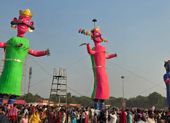 फरीदाबाद एनआईटी दशहरा ग्राउंड में झूले नहीं लगने से फीका पड़ा दशहरा मेला