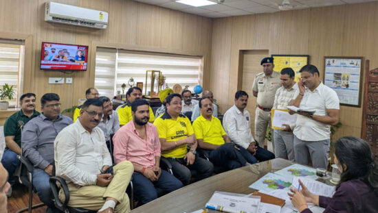 फरीदाबाद में रोड सेफ्टी संगठनों के साथ ट्रैफिक पुलिस की बैठक