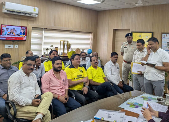 फरीदाबाद में रोड सेफ्टी संगठनों के साथ ट्रैफिक पुलिस की बैठक