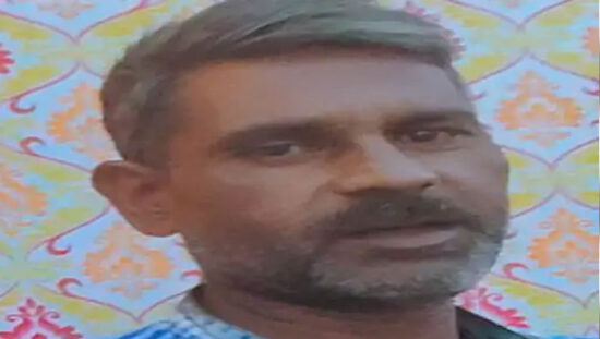 फरीदाबाद में ट्रैक्टर चालक जगदीश की मौत के मामले में जांच करती पुलिस
