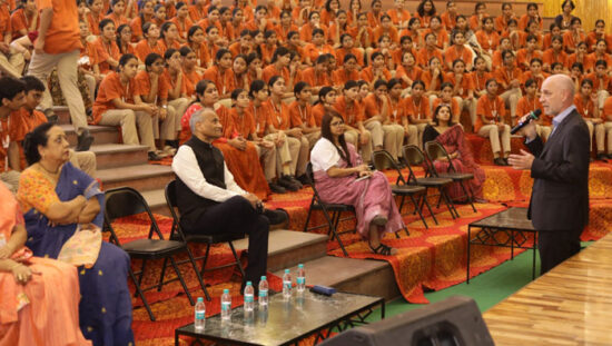 जीवा पब्लिक स्कूल फरीदाबाद में फिनलैंड के शिक्षा निदेशक अरी लिंडेमैन