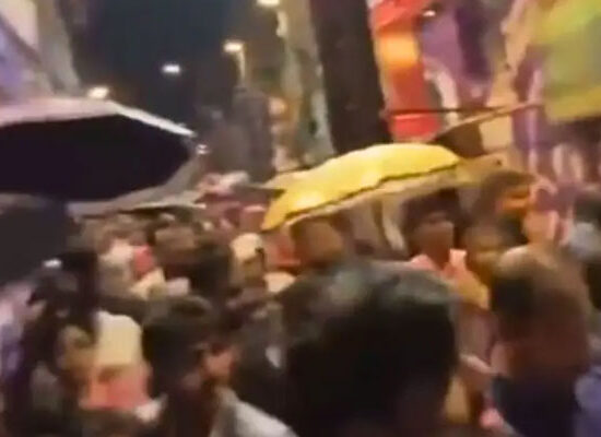 Crowds at the Chorbagan Durga Puja pandal in Kolkata where a stampede killed 19 people