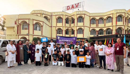 Students parents and teachers participate in Run for DAV 2026 at DAV GPC Public School Sector 49 Faridabad