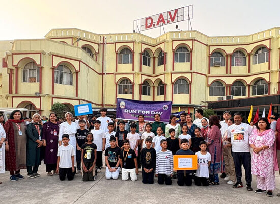 Students parents and teachers participate in Run for DAV 2026 at DAV GPC Public School Sector 49 Faridabad
